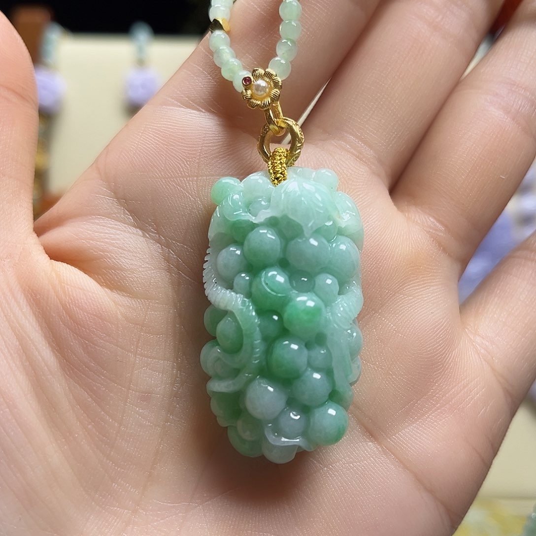 翡翠颈饰未镶嵌天然翡翠