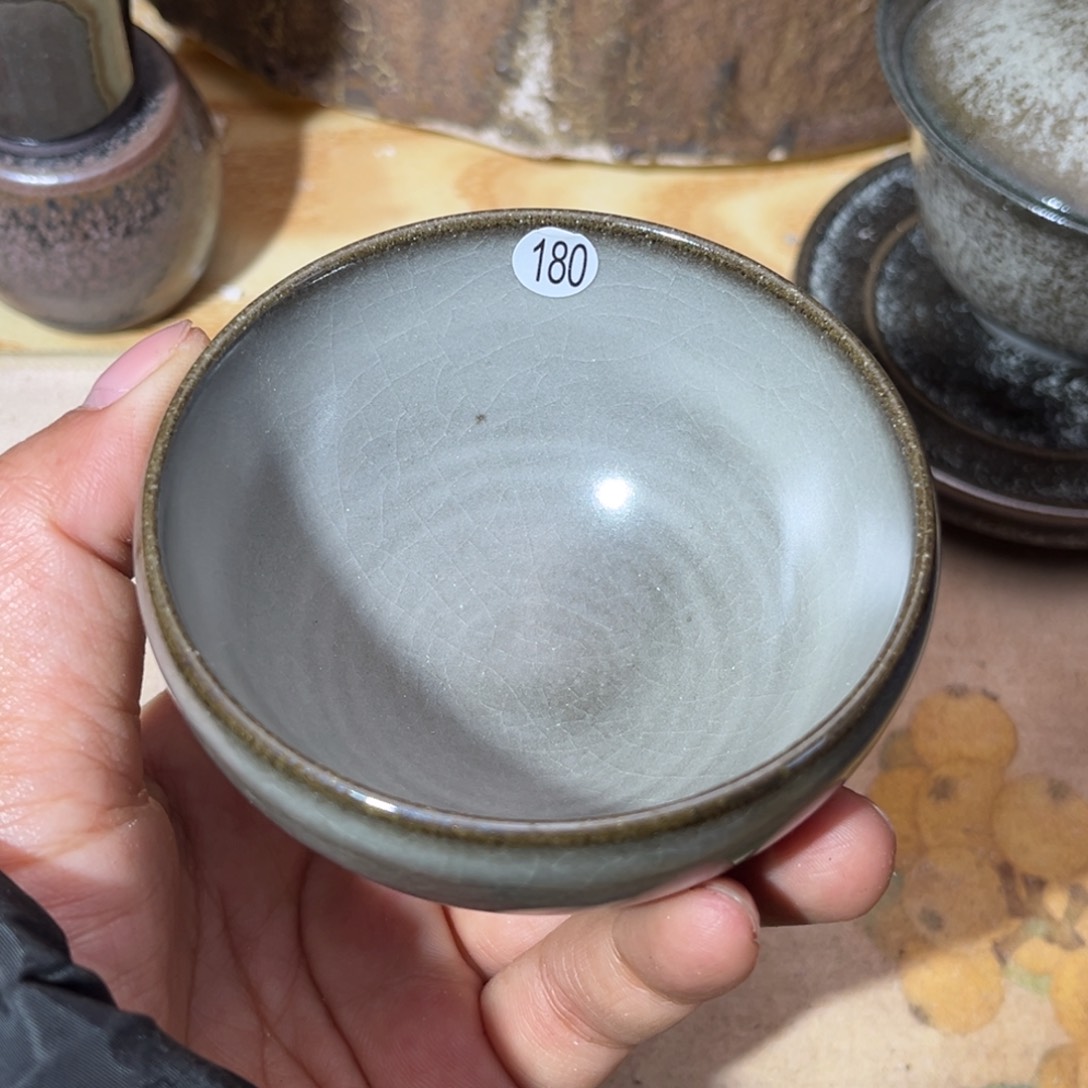 茶盏义兴龙窑坚持真柴烧