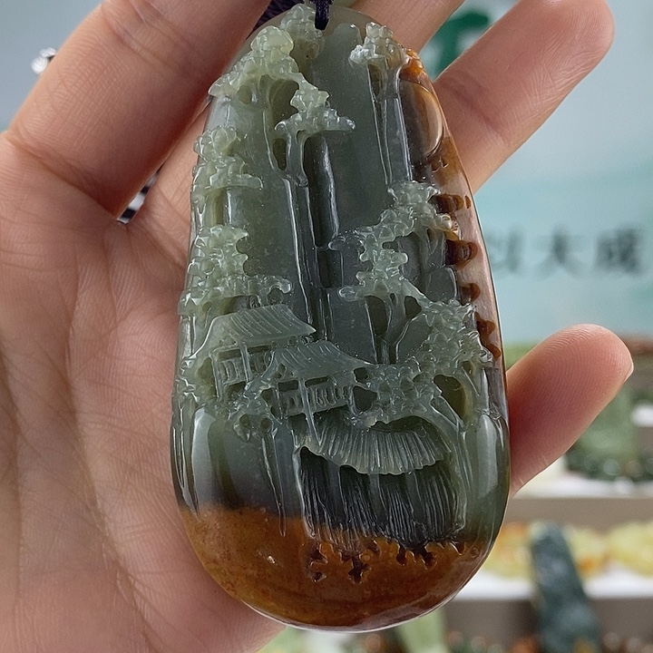 透闪石质玉挂件未镶嵌
