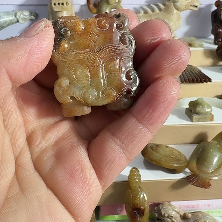 ****和田玉（糖玉）未镶嵌挂件