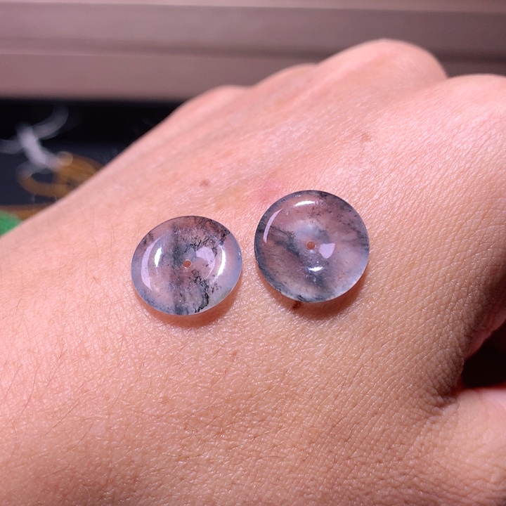 翡翠裸石黑冰扣子