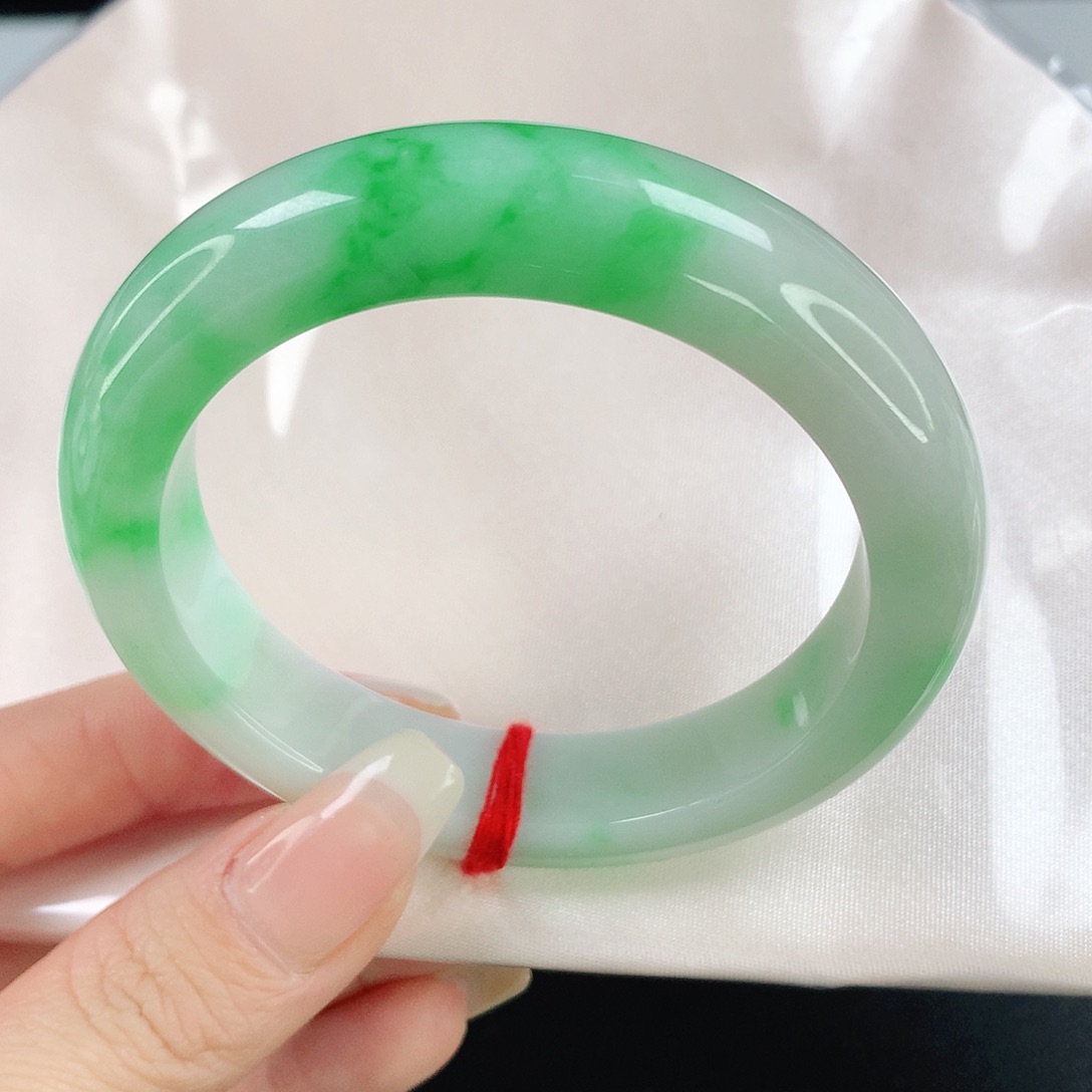 翡翠手镯未镶嵌5215翡翠