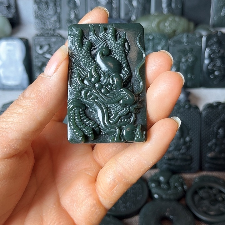 和田玉（青玉）颈饰未镶嵌