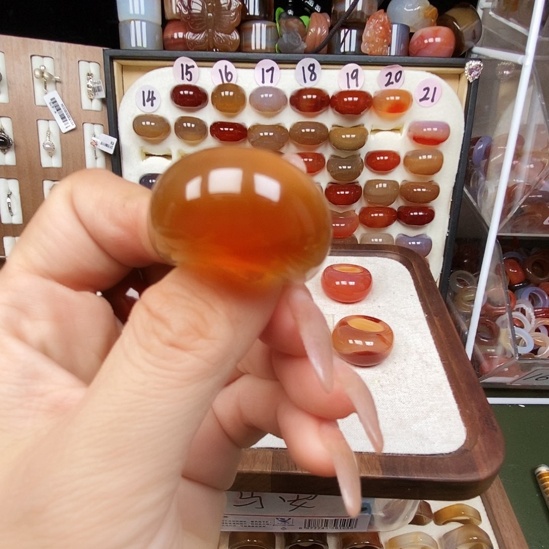 奇***姐玛瑙/玉髓未镶嵌戒指