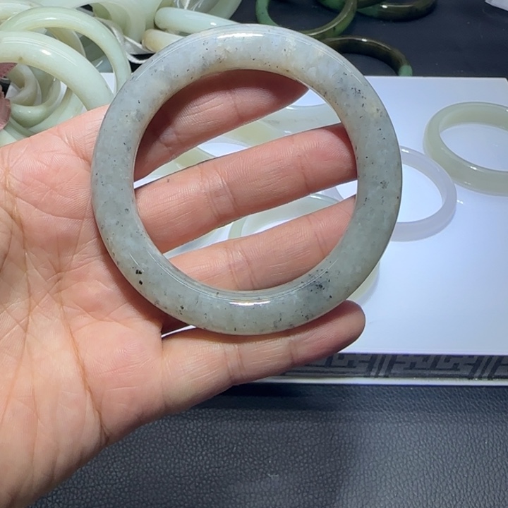 和田玉未镶嵌手镯55.6圈围25