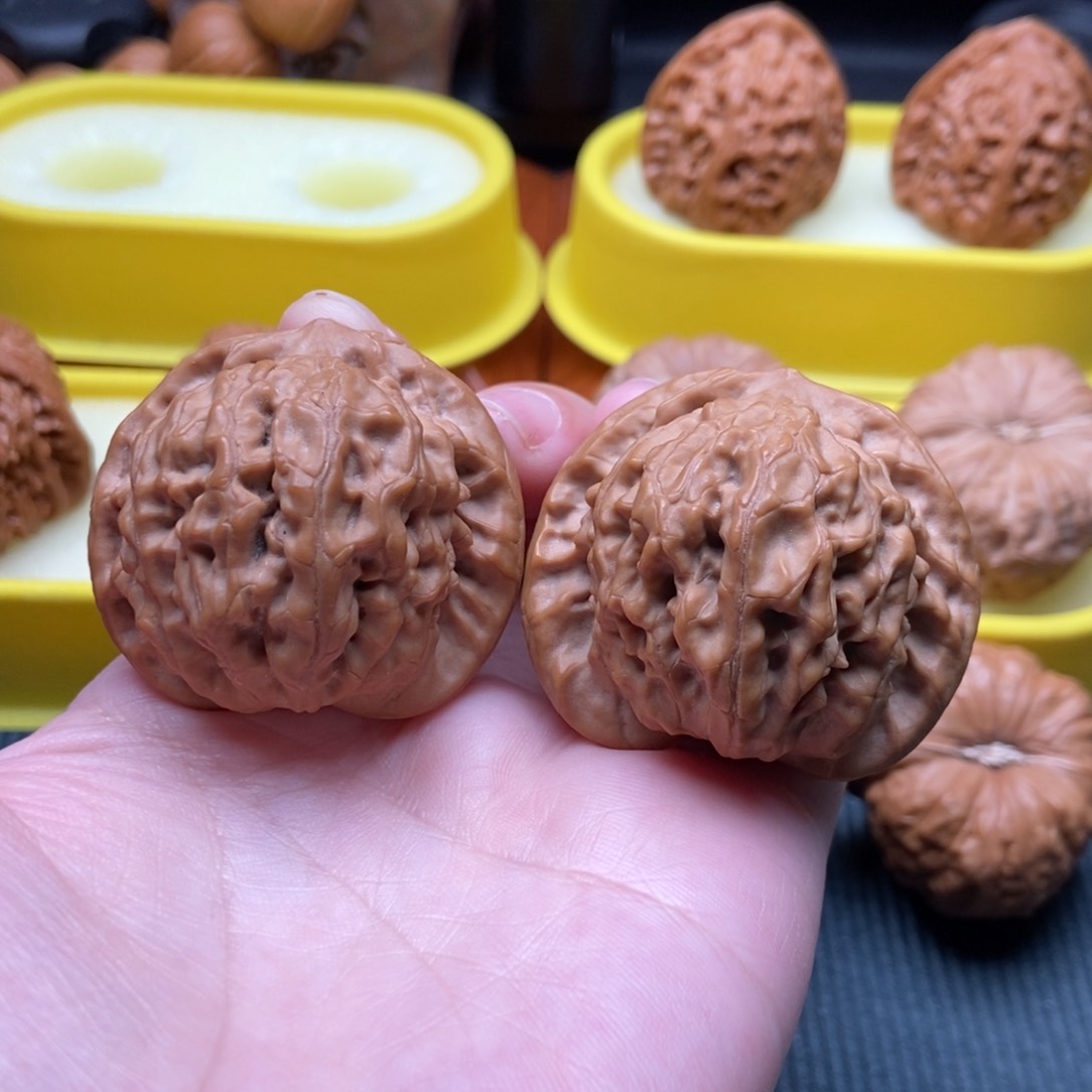 文玩核桃把件全品纯野生