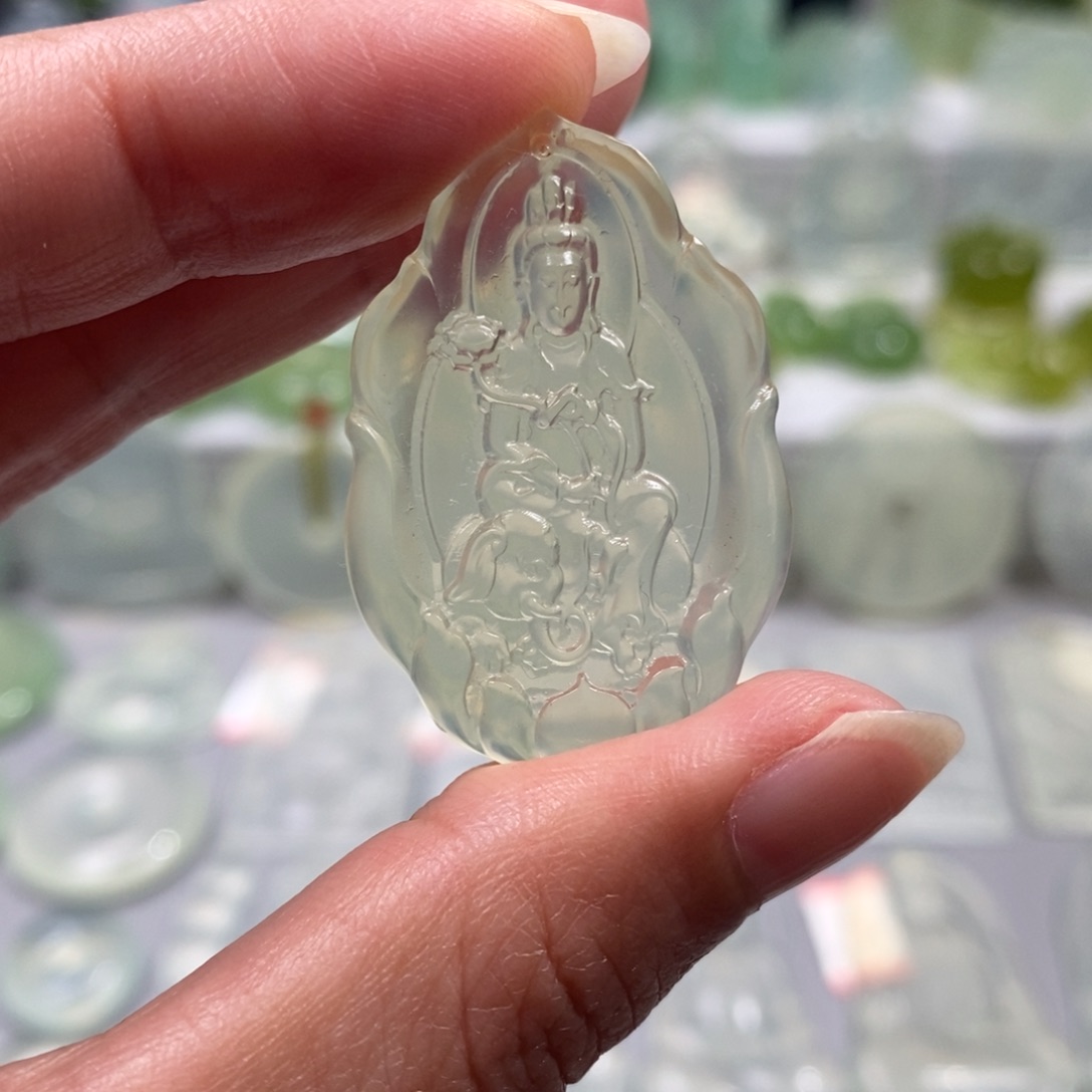 蛇纹石玉未镶嵌颈饰