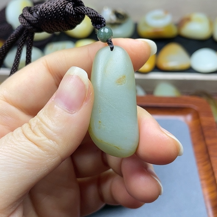 s***y和田玉未镶嵌颈饰