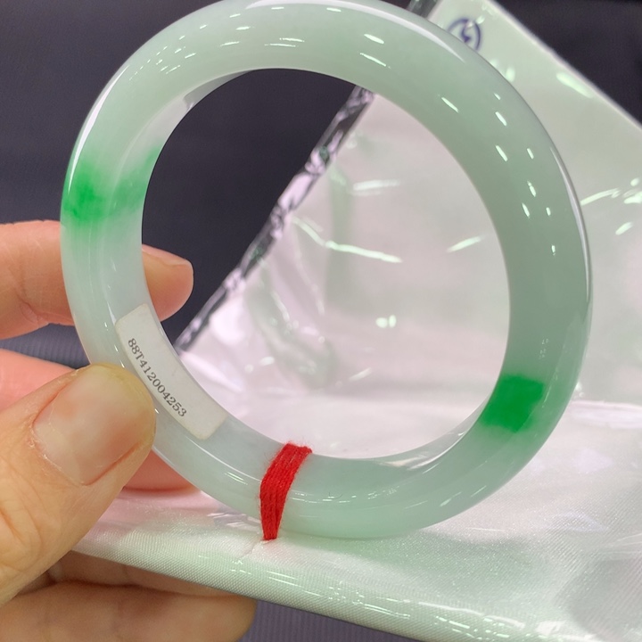 翡翠未镶嵌手镯正圈52-53