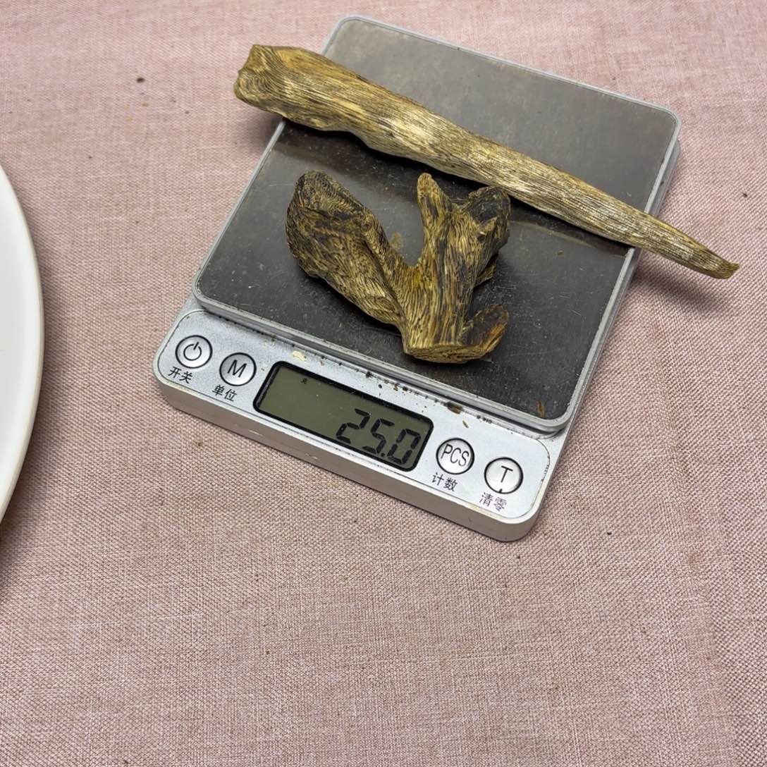 棠***棠木奇楠原材料树丁25克