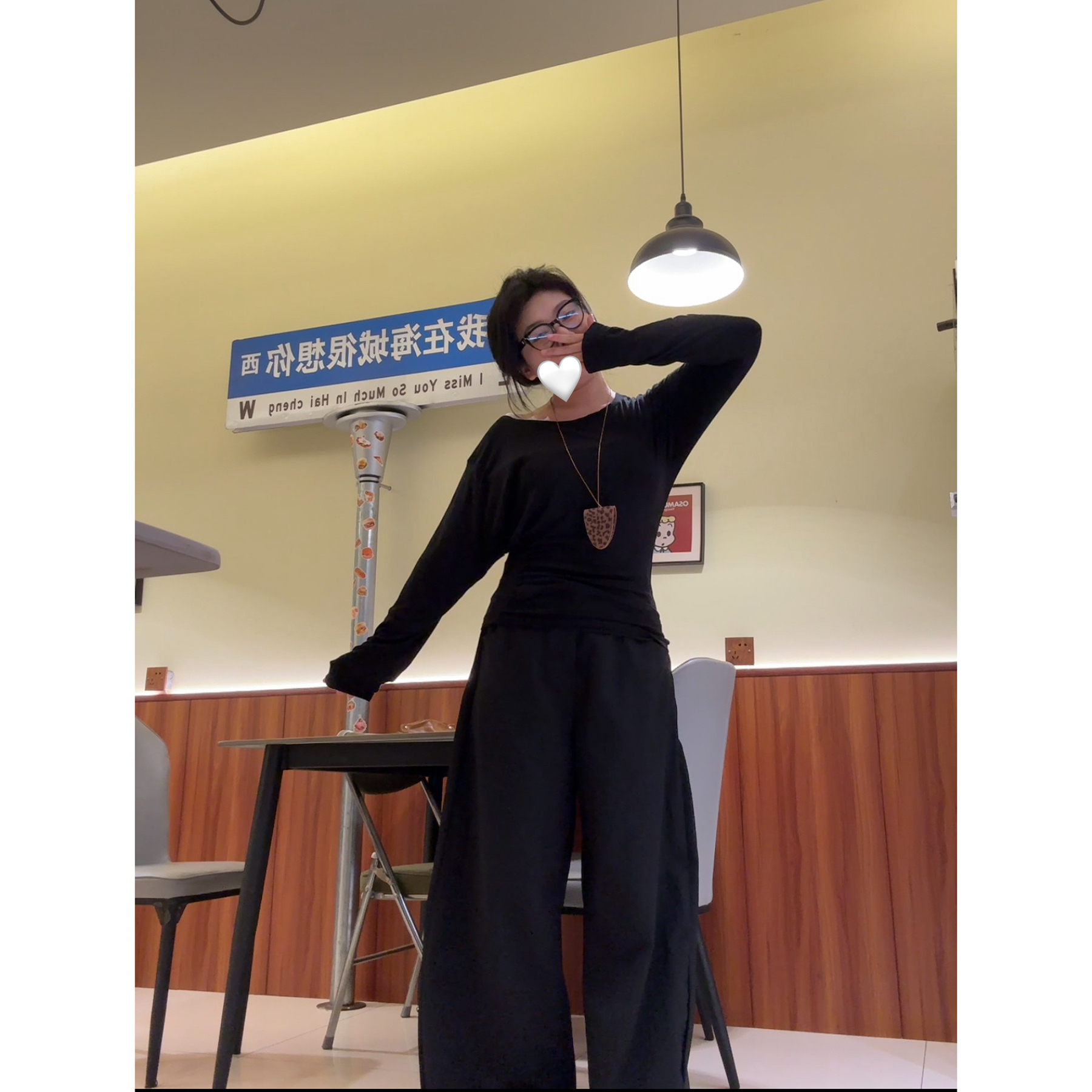 【文文酱】斜肩蕾丝边弹力显瘦收腰打底上衣
