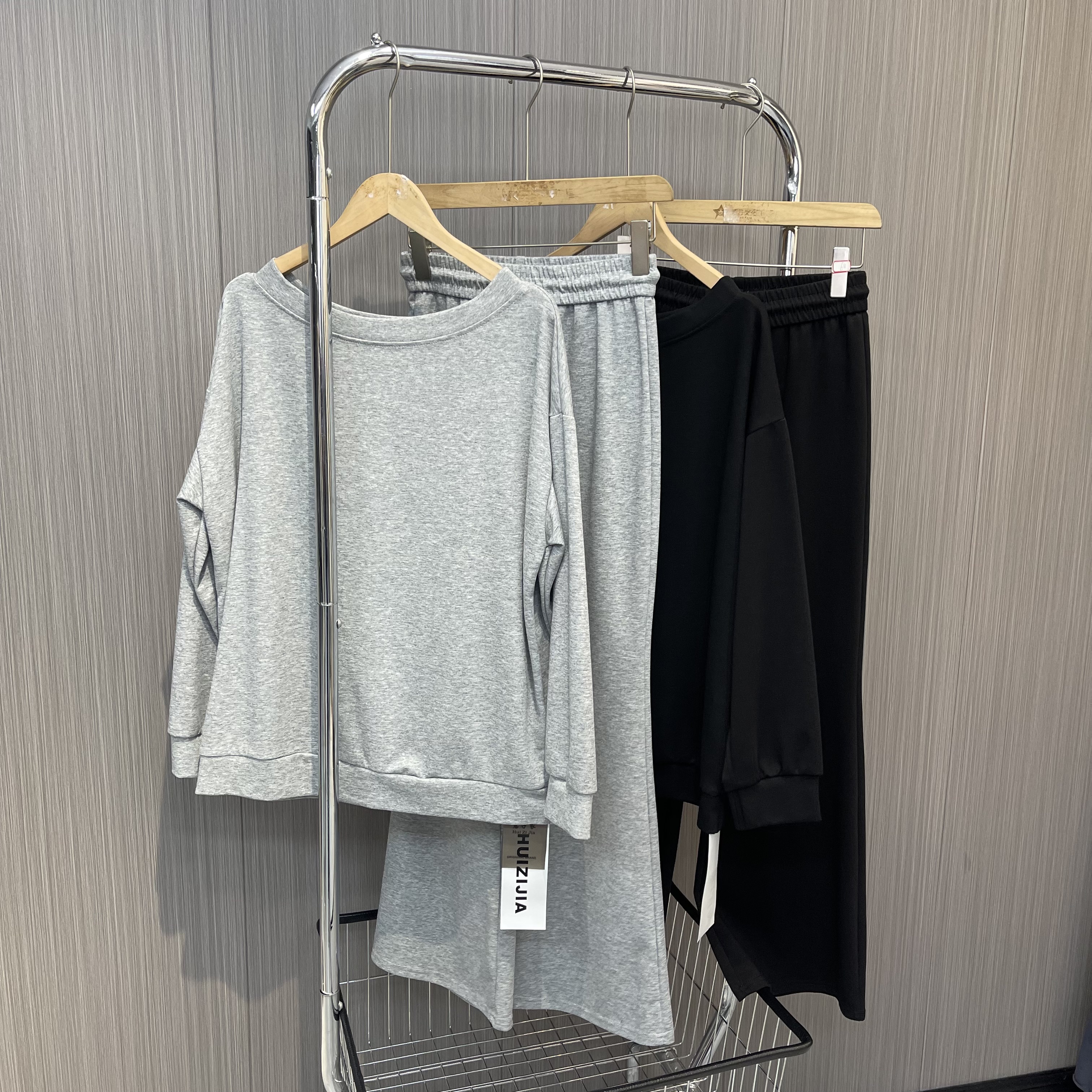 时尚休闲风卫衣微喇裤套装LL-47010