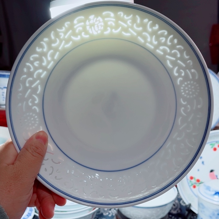 青花玲珑8寸窝盘满雕双福双线