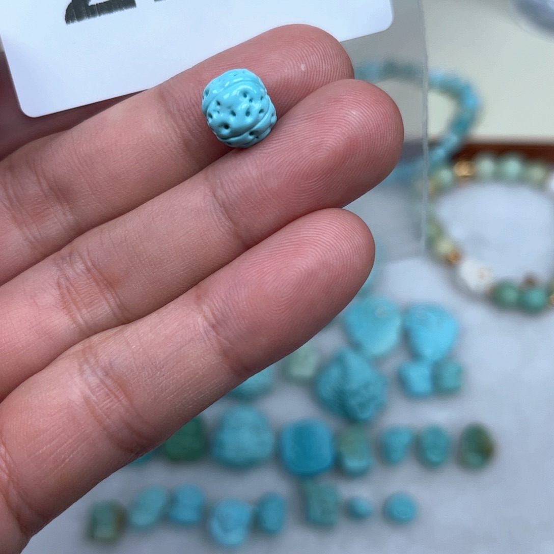 绿松石未镶嵌珠宝奇石