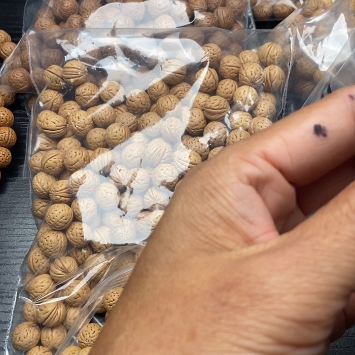 逗***号东北野生小桃核散籽批发