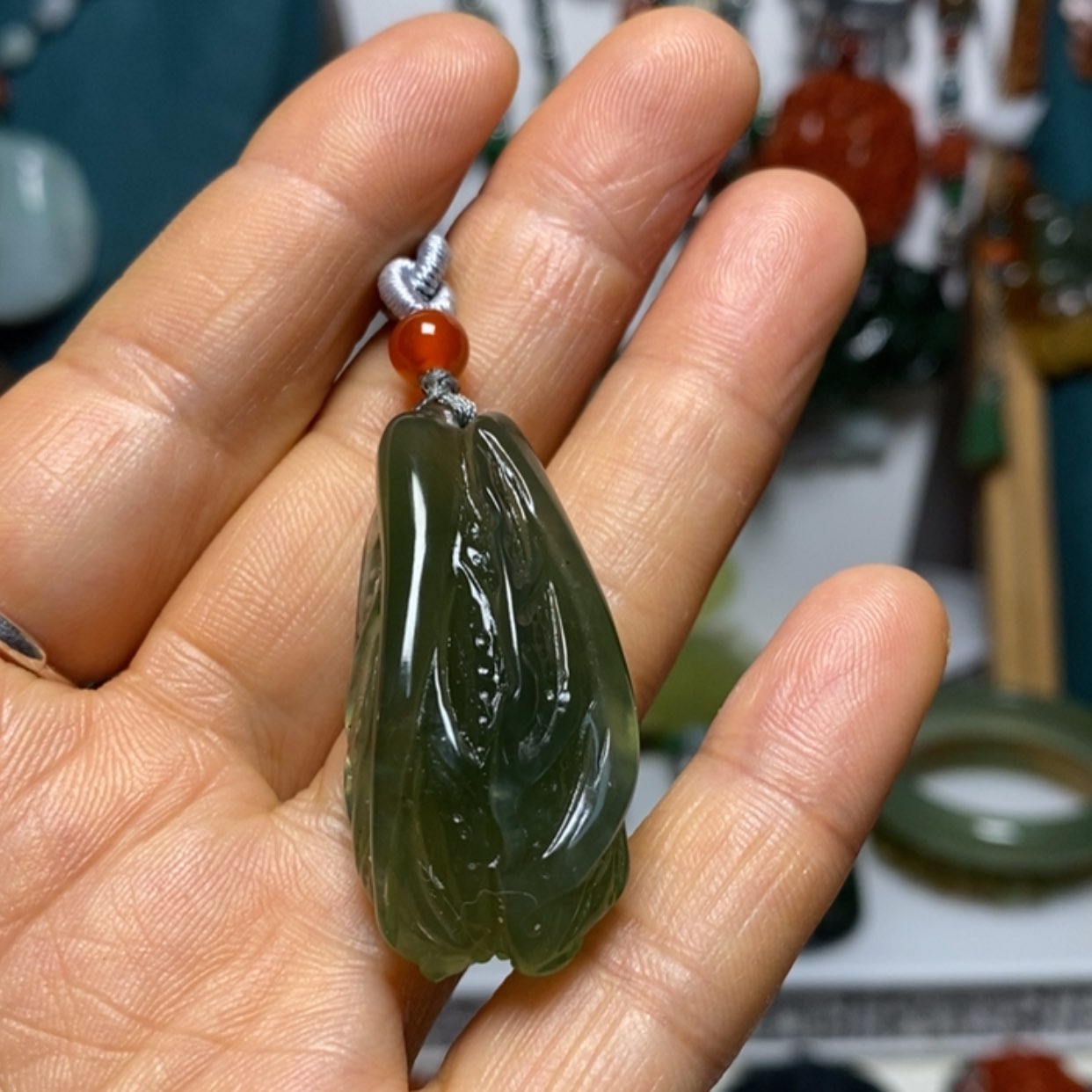 【闪购商品】蛇纹石玉未镶嵌吊坠