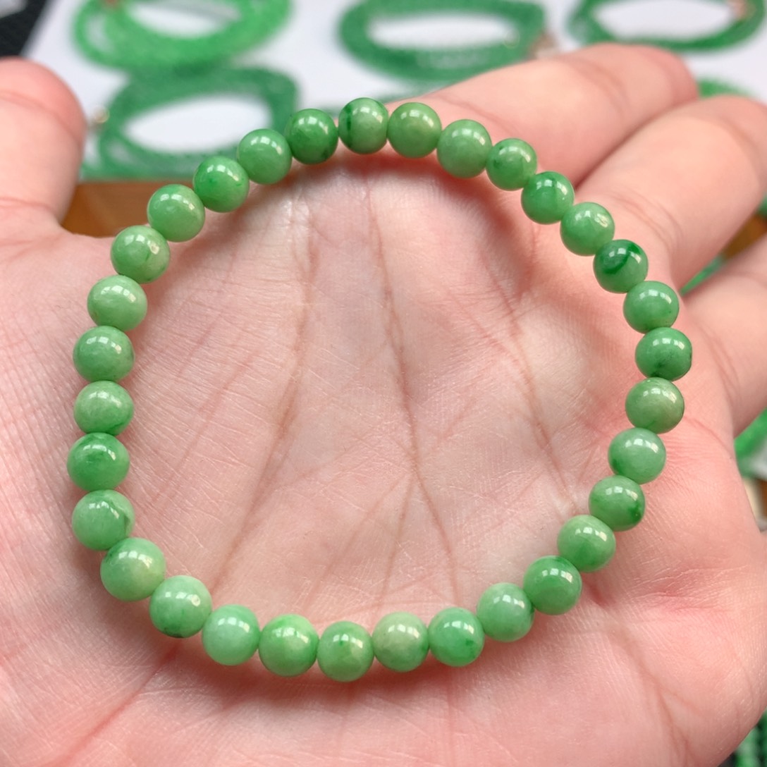 翡翠手链未镶嵌翡翠