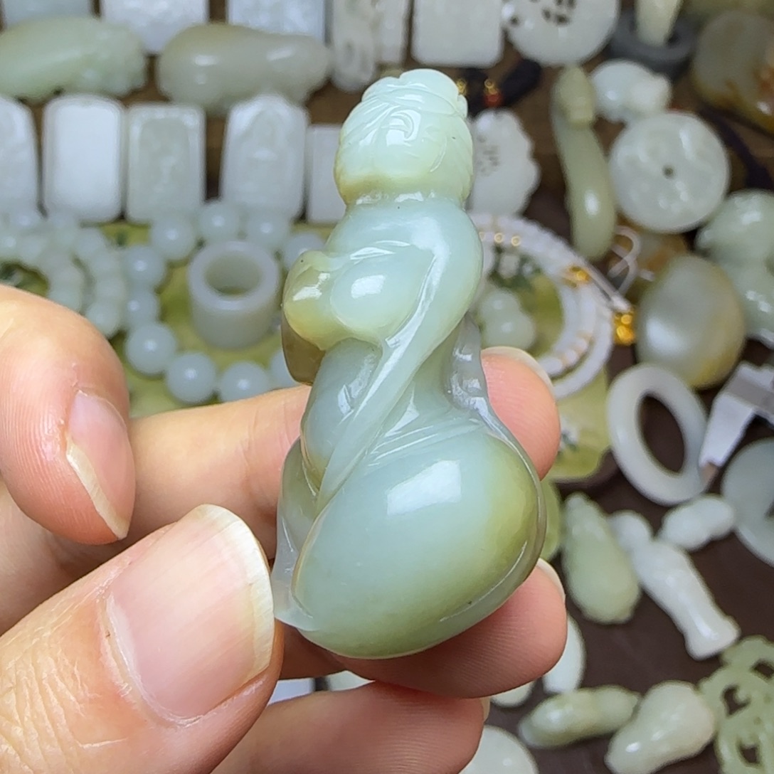 和田玉未镶嵌挂件玉贵人