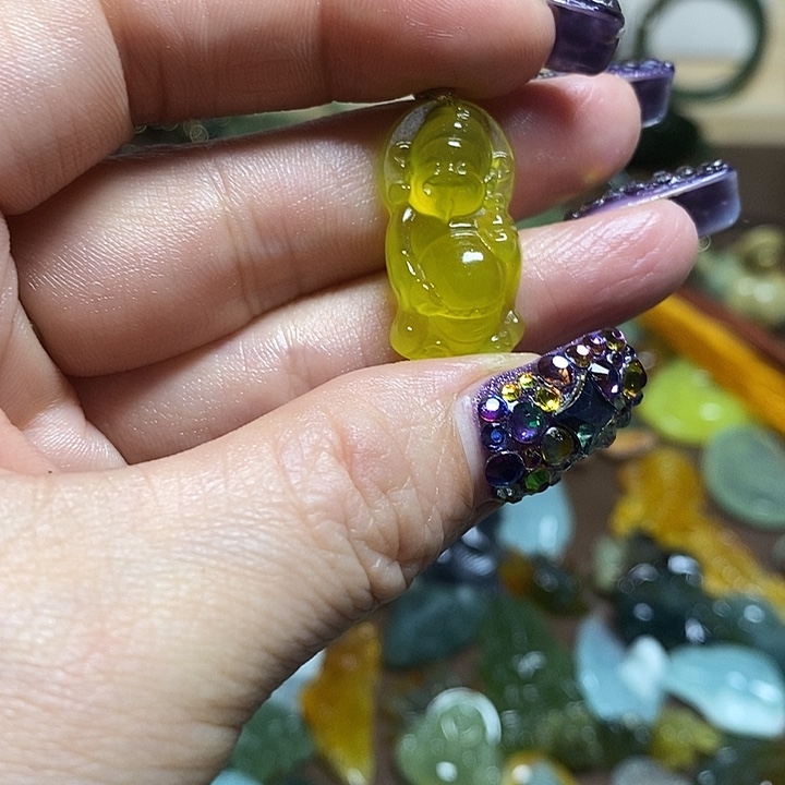 蛇纹石玉吊坠未镶嵌