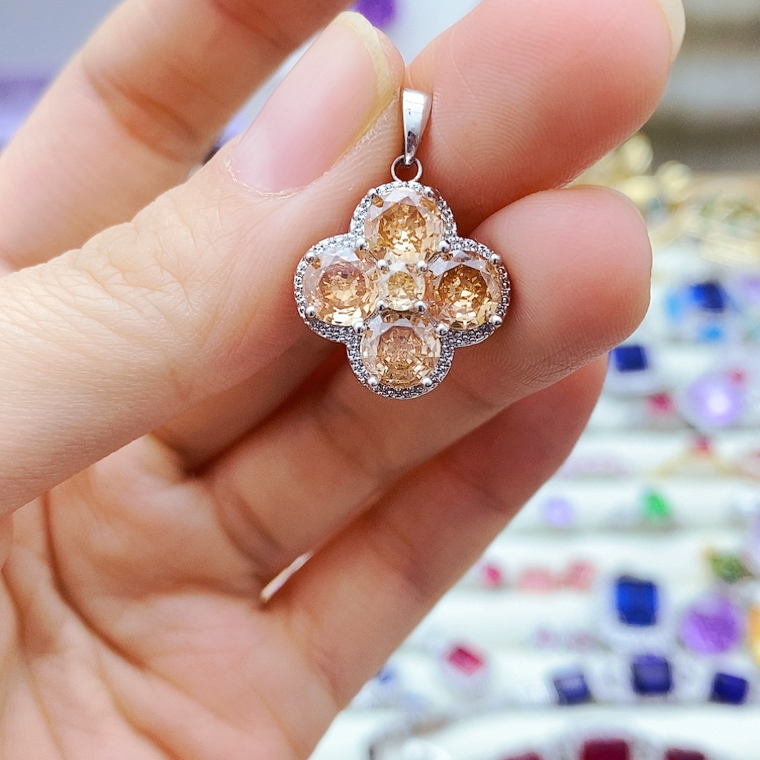 吊坠(赠链)彩色蓝宝石未镶嵌