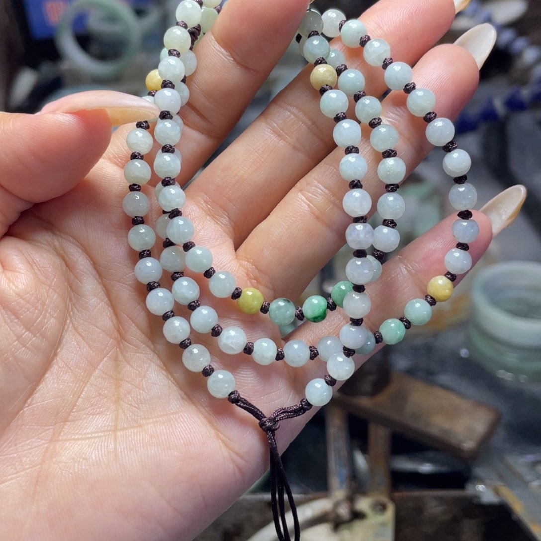 颈饰未镶嵌翡翠多样性