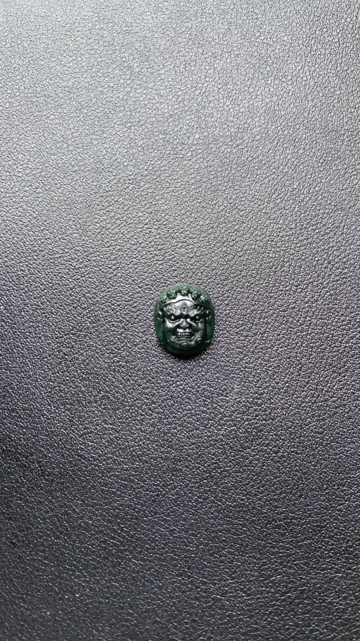 天然翡翠A货大黑天