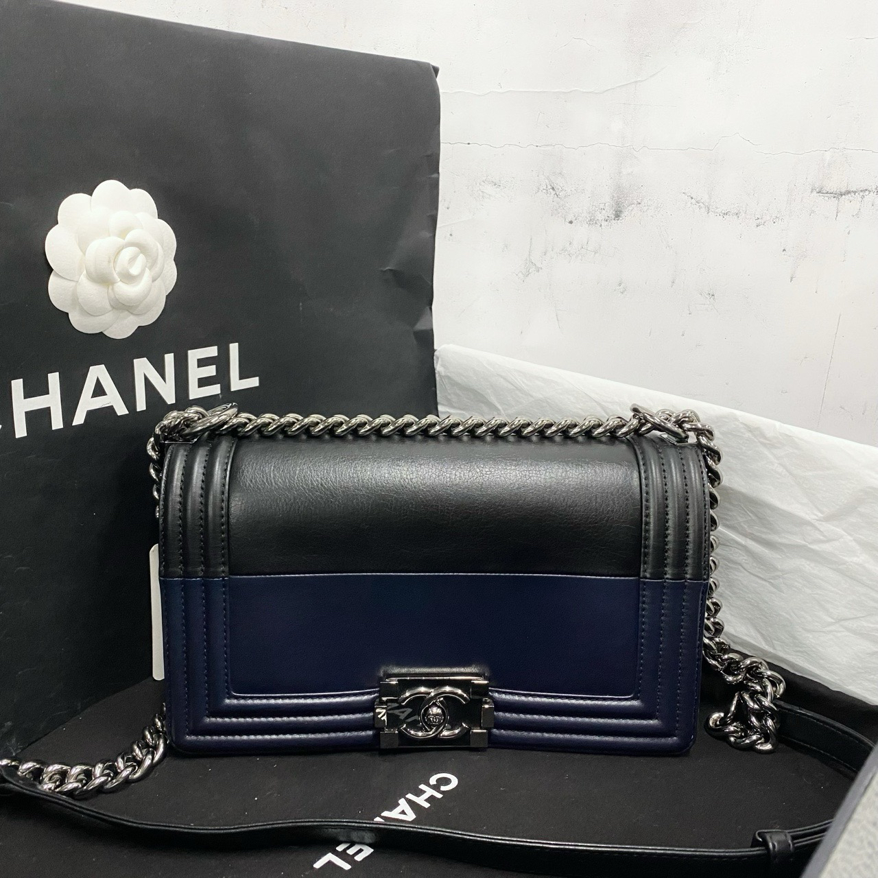 99新 Chanel/香奈儿 香奈儿蓝黑色leboy中号21开