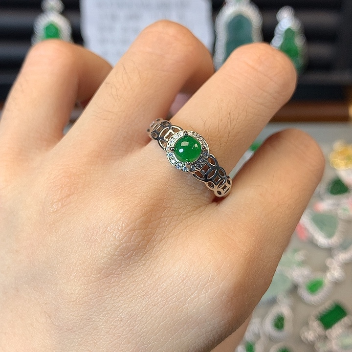 翡翠未镶嵌戒指戒指