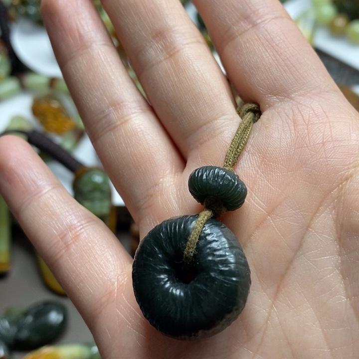 岫岩河磨玉（透闪石质玉）手链未镶嵌