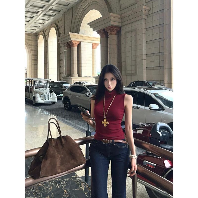 法式红色设计感半高领无袖修身性感吊带背心高腰紧身微喇裤两件套