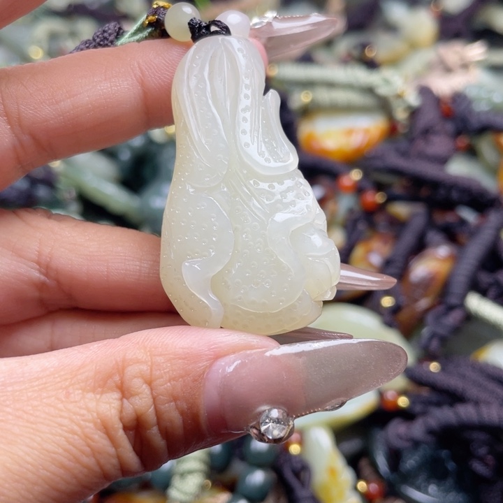 和田玉颈饰未镶嵌