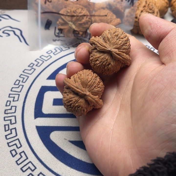 文玩核桃吊坠哈哈