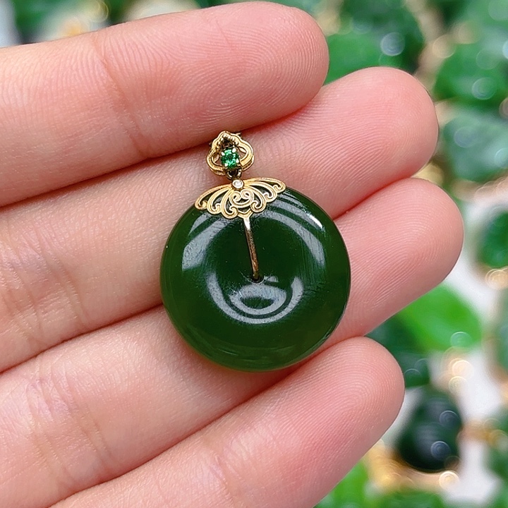 和田玉（碧玉）颈饰18K金镶嵌