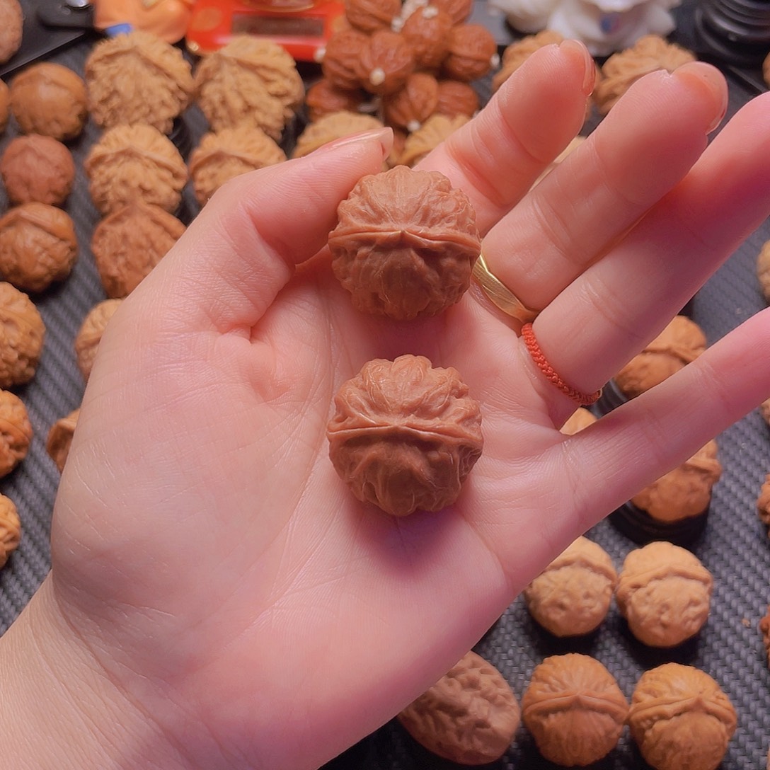 耳***福文玩核桃把件卧龙石