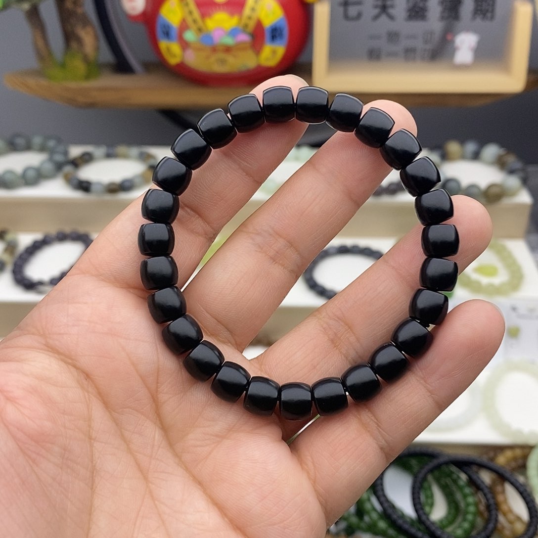 未镶嵌和田玉手链