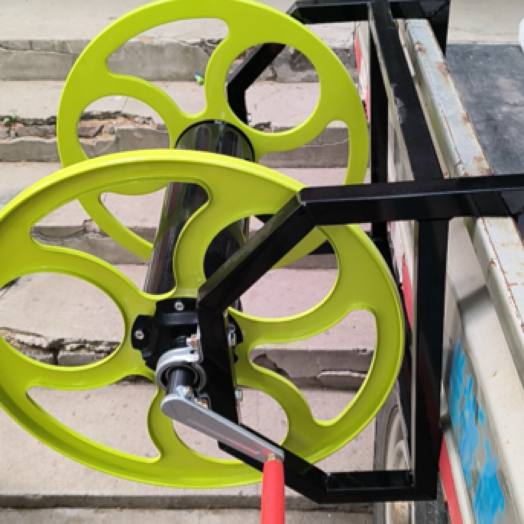 手摇卷管器加三米连接管，可以挂在车箱上轻便好用