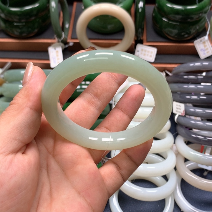 【闪购商品】未镶嵌手镯和田玉