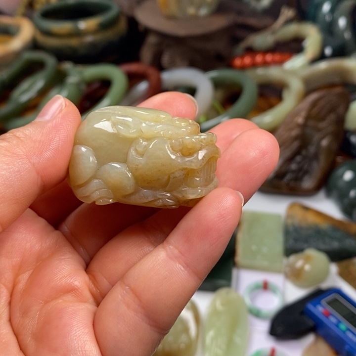 和田玉（糖玉）未镶嵌颈饰