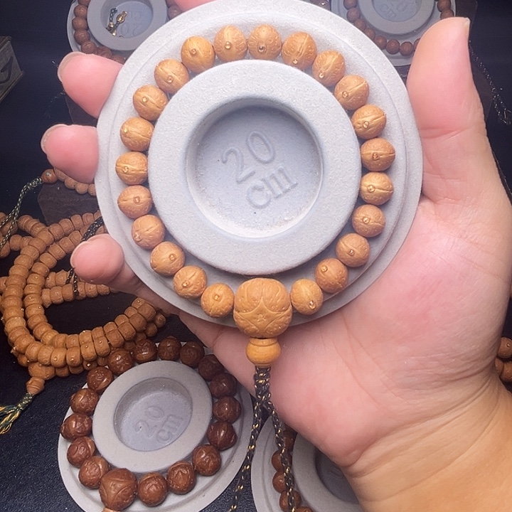 凤眼菩提手串11mm实心玉化皮