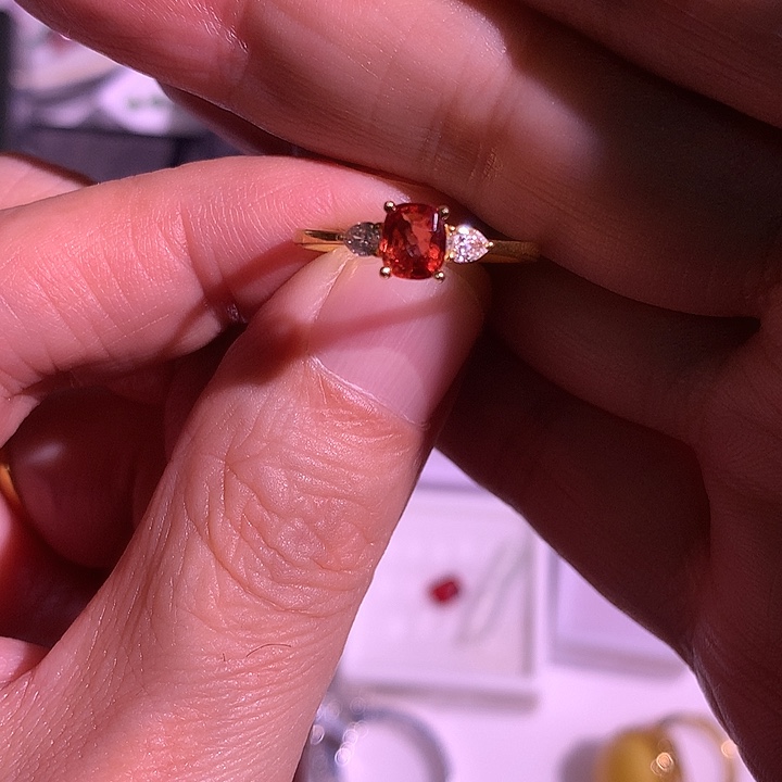 9K金镶嵌尖晶石戒指