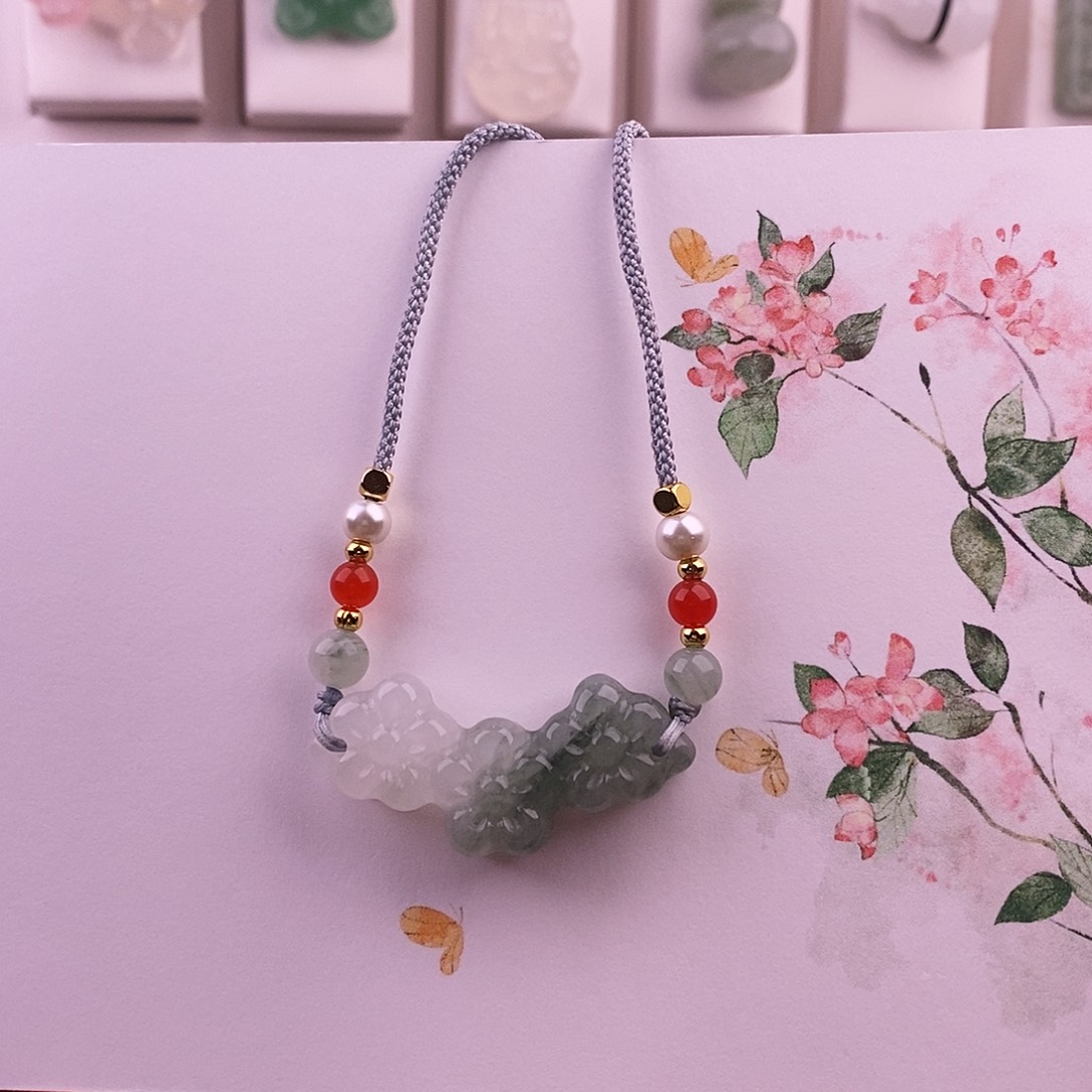 婠***霁石英质玉未镶嵌颈饰