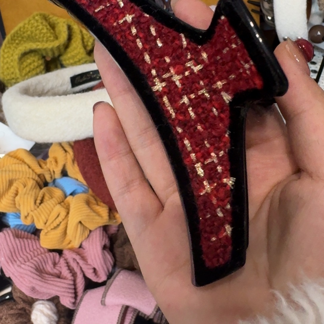 布艺铁合金红色小香抓夹