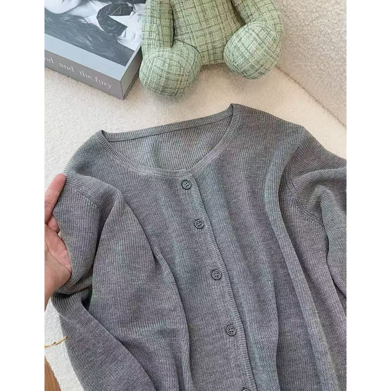 丽丽家~气质灰防晒长袖时尚休闲百搭打底灰色圆领开衫上衣