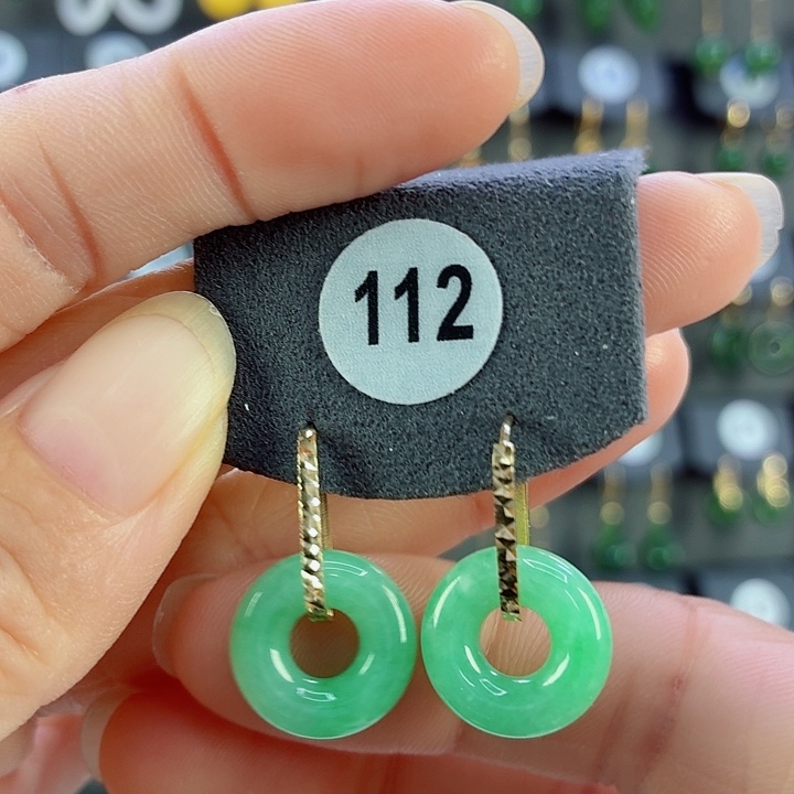 18K金镶嵌翡翠耳饰