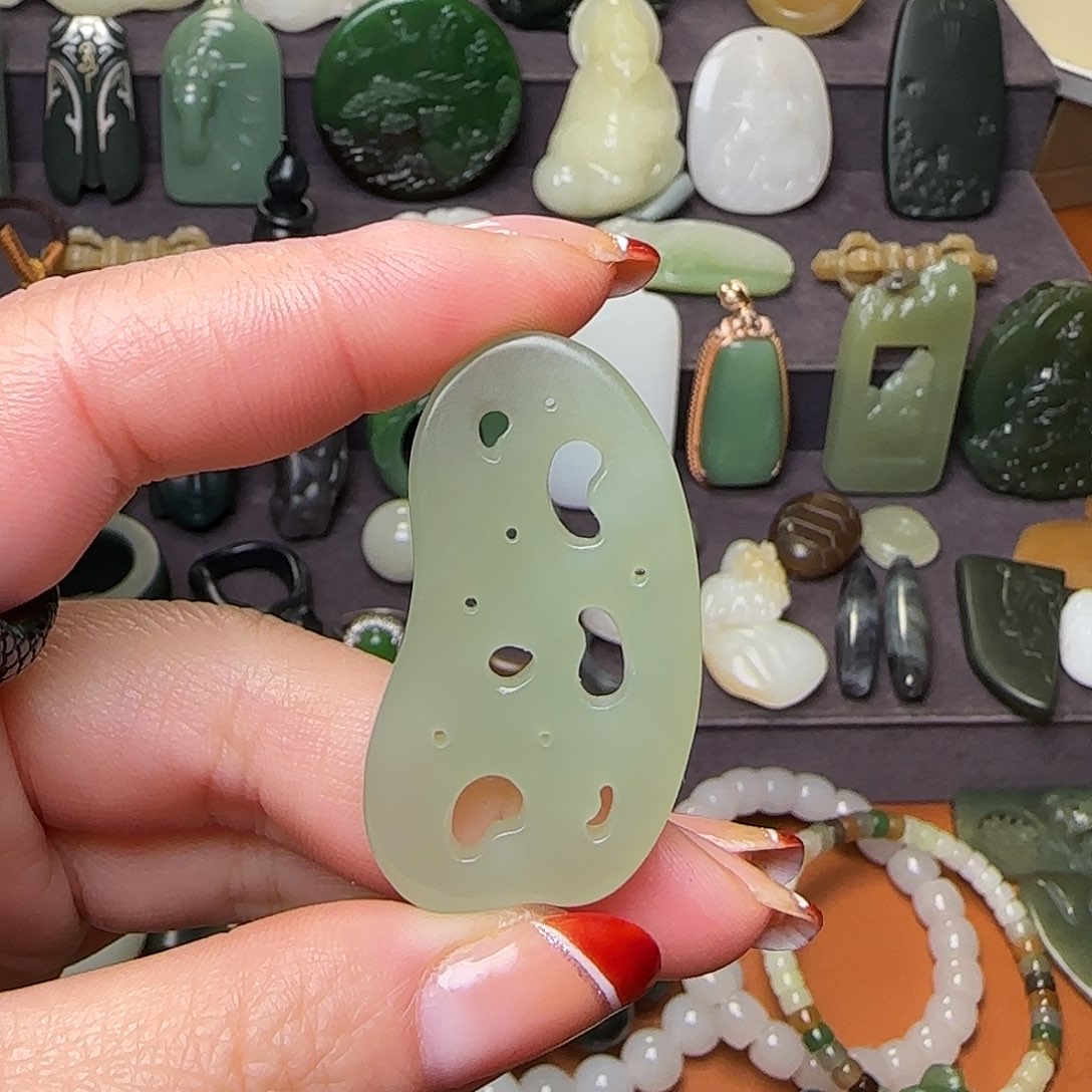 和田玉颈饰未镶嵌