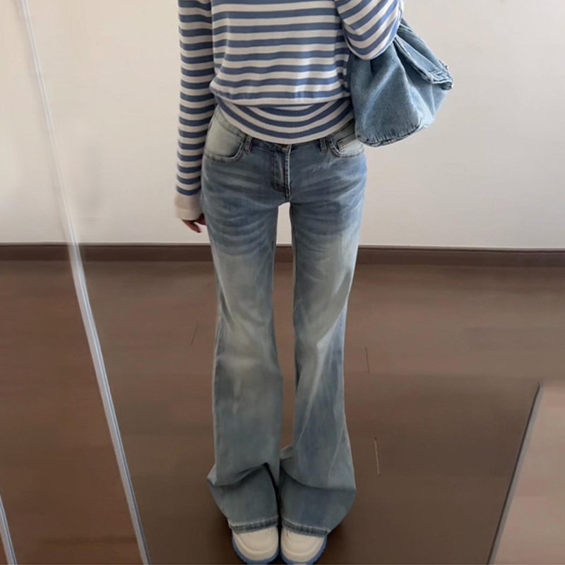 冰蓝色微喇牛仔裤女2025秋冬新款宽松直筒不贴腿百搭低腰喇叭裤子