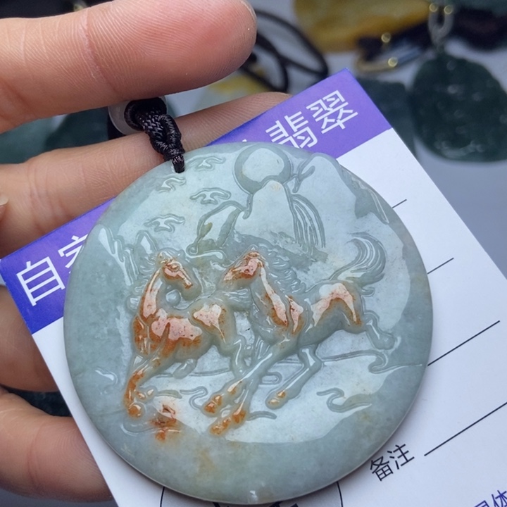 翡翠颈饰未镶嵌翡翠