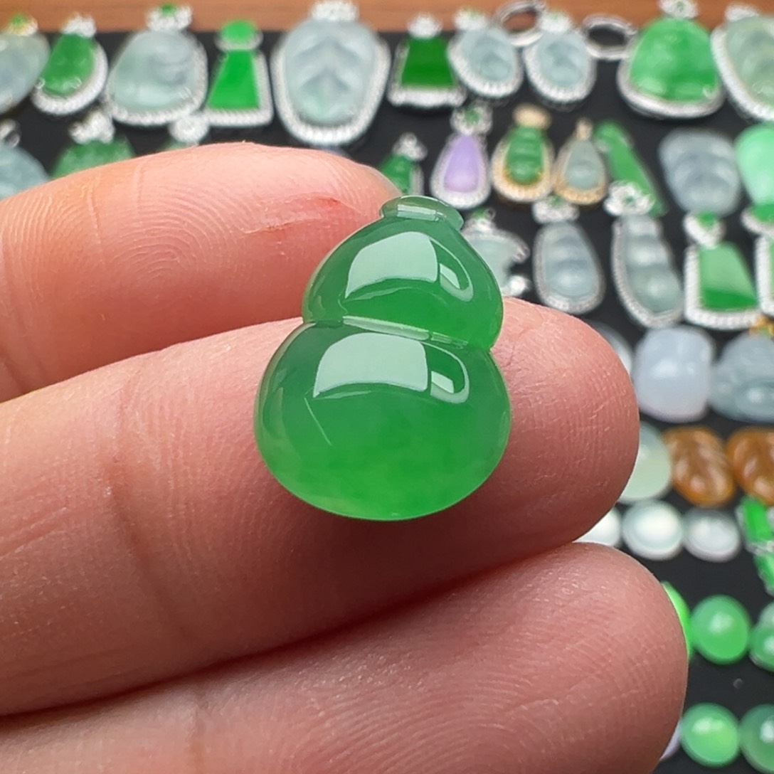 翡翠颈饰未镶嵌葫芦14.8