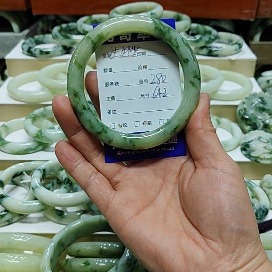 生***世透闪石-蛇纹石玉未镶嵌手镯