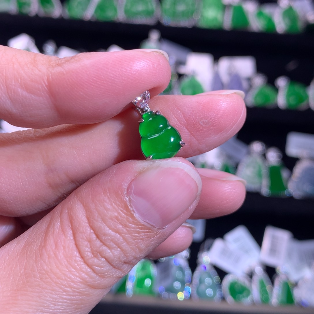 【闪购商品】颈饰银S925镶嵌翡翠